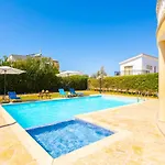 Tsikkos Tessera Βίλα Αργάκα
