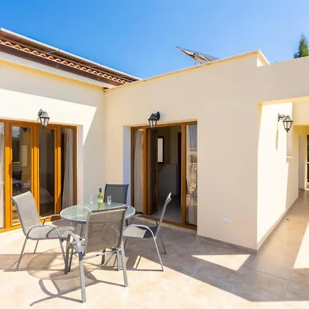 Vila Tsikkos Tessera Argaka