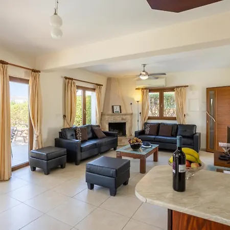 Vila Tsikkos Tessera Argaka