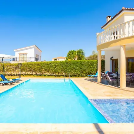 Tsikkos Tessera Vila Argaka