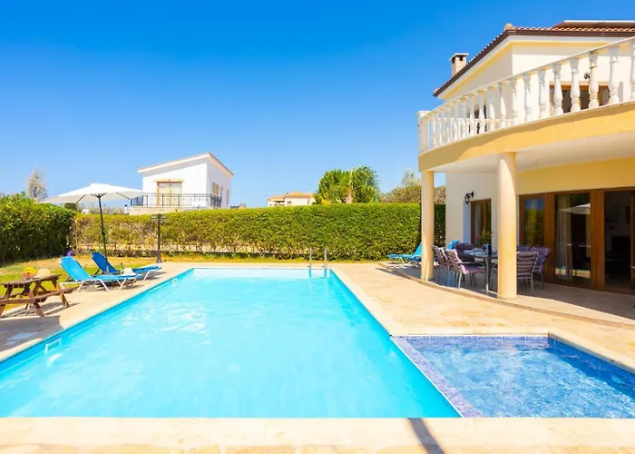 Tsikkos Tessera Vila Argaka