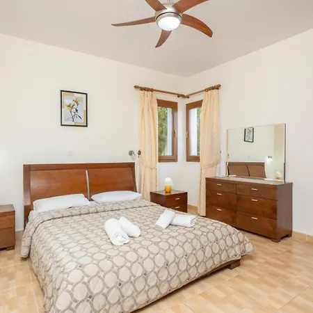 Villa Tsikkos Tessera *