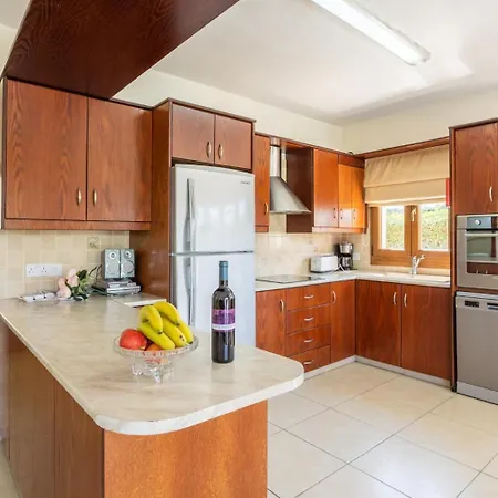 Tsikkos Tessera Villa Argaka