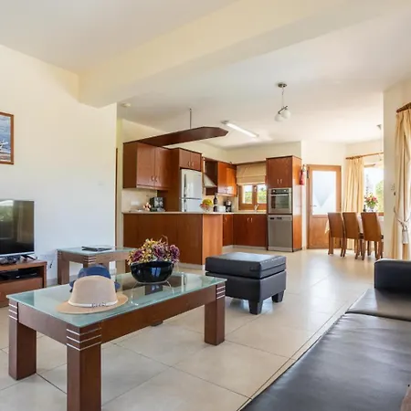 Villa Tsikkos Tessera