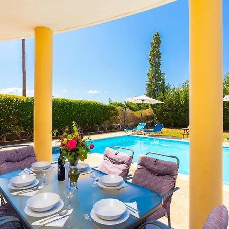 Tsikkos Tessera Villa *
